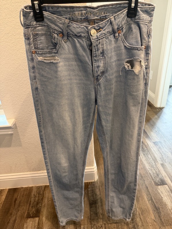 American Eagle Light Blue Denim Jeans with Tan Stitching size 2