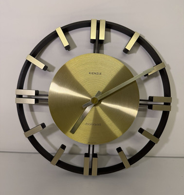 Kienzle Chronoquarz Vintage Wanduhr modern, gold-schwarz Quartz 1970er Space-Age