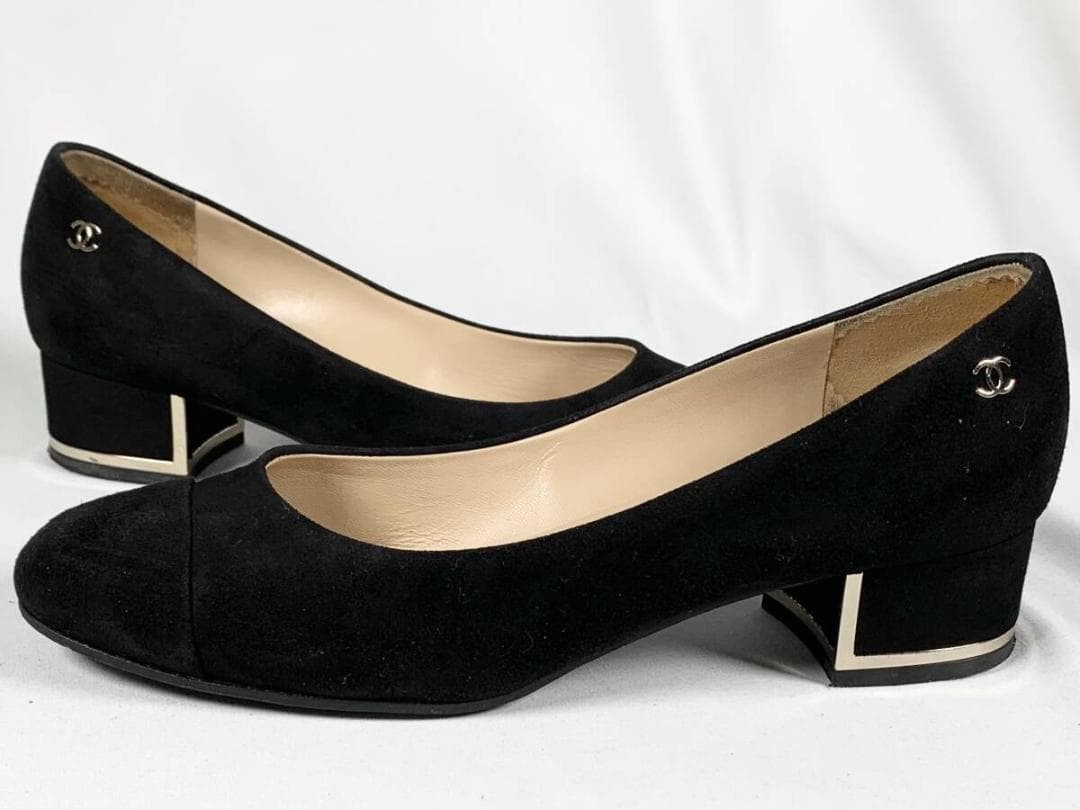 Chanel Pumps Shoes Coco Mark Black x Gold Suede Size 36 US About 6 For Women