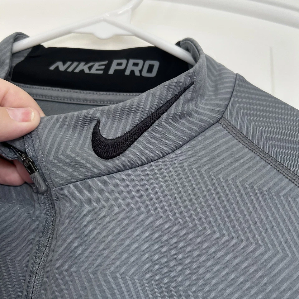 Nike Pro Men’s Dri Fit Combat Hyperwarm 1/4 Zip Pullover - Size M - Image 3 of 4