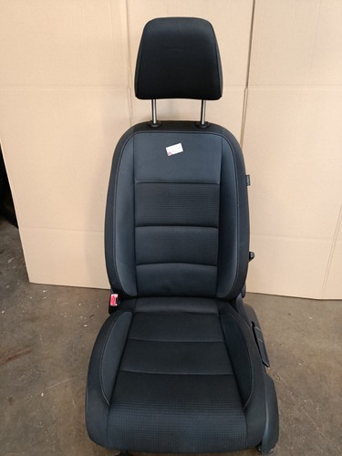 Sitz Vorne Links Fahrerseite Stoff  | Golf VI 5K 1.2b 10BJ B221