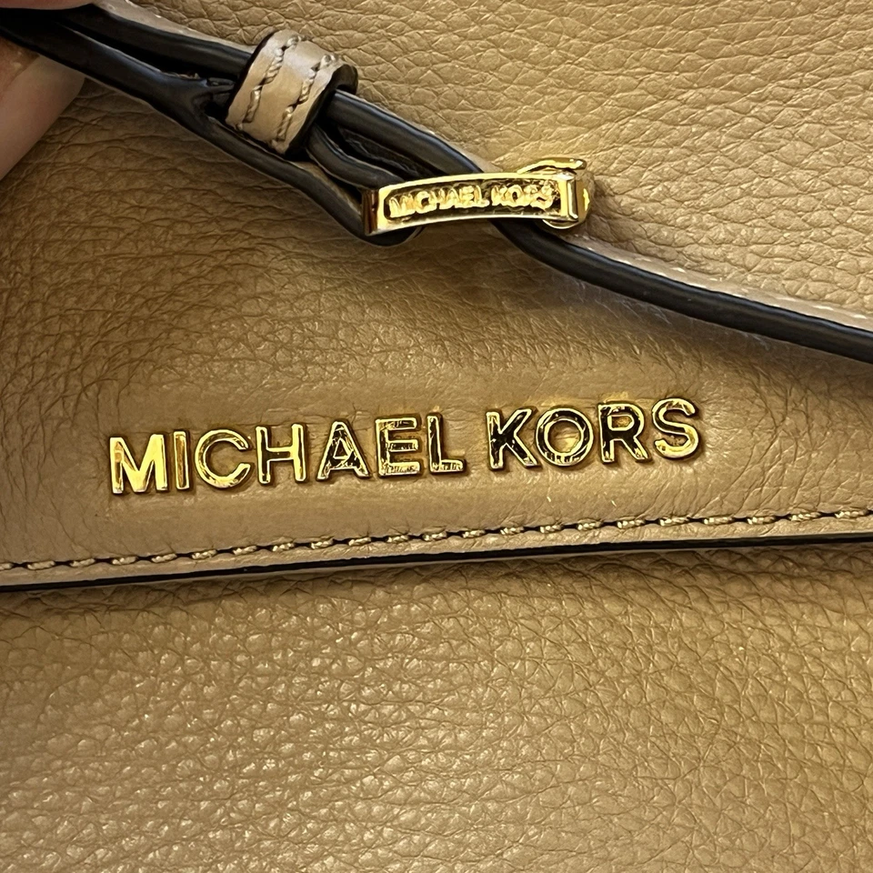 Michael Kors - Bolso sin asas bandolera Bedford doble refuerzo cuero tostado Foto 2 de 4