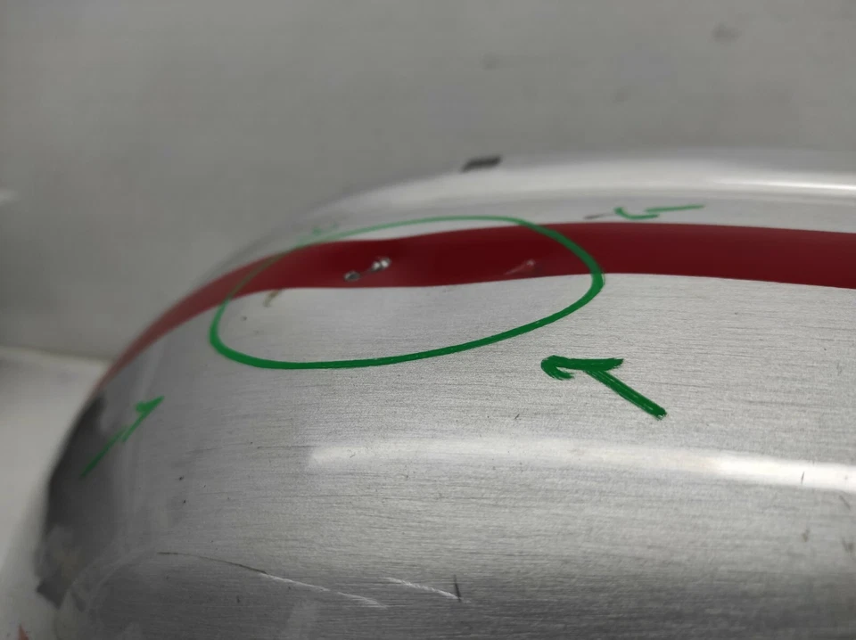 SERBATOIO CARBURANTE CON BOZZI YAMAHA XSR 700 2016/2020 B342411000 - Immagine 2 di 4