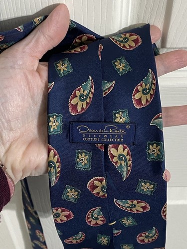 Oscar De La Renta Necktie 100% Silk Navy Paisley Mens Tie Couture Collection - Picture 4 of 8