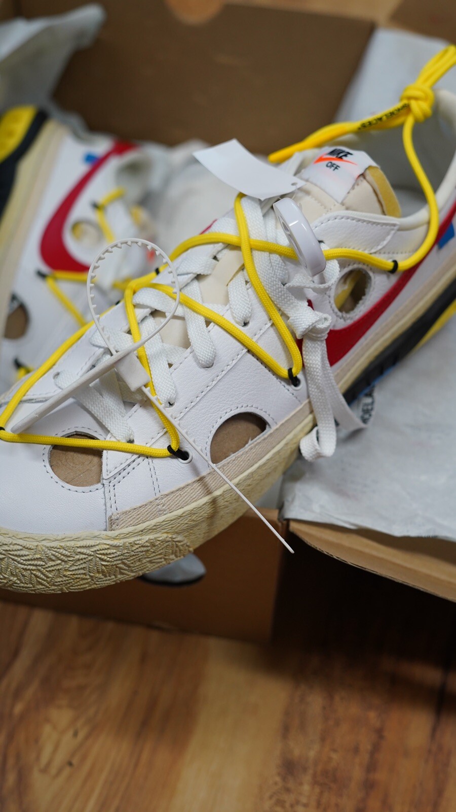 OFF WHITE X NIKE Taglia 12 5 Nike bianco sporco x blazer bianco basso rosso università 
