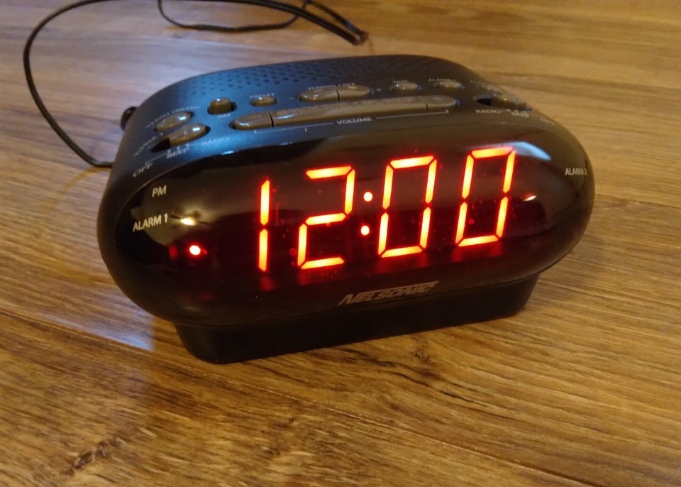 NELSONIC Digital AM/FM Alarm Clock Radio Black With Red LED Display NEW