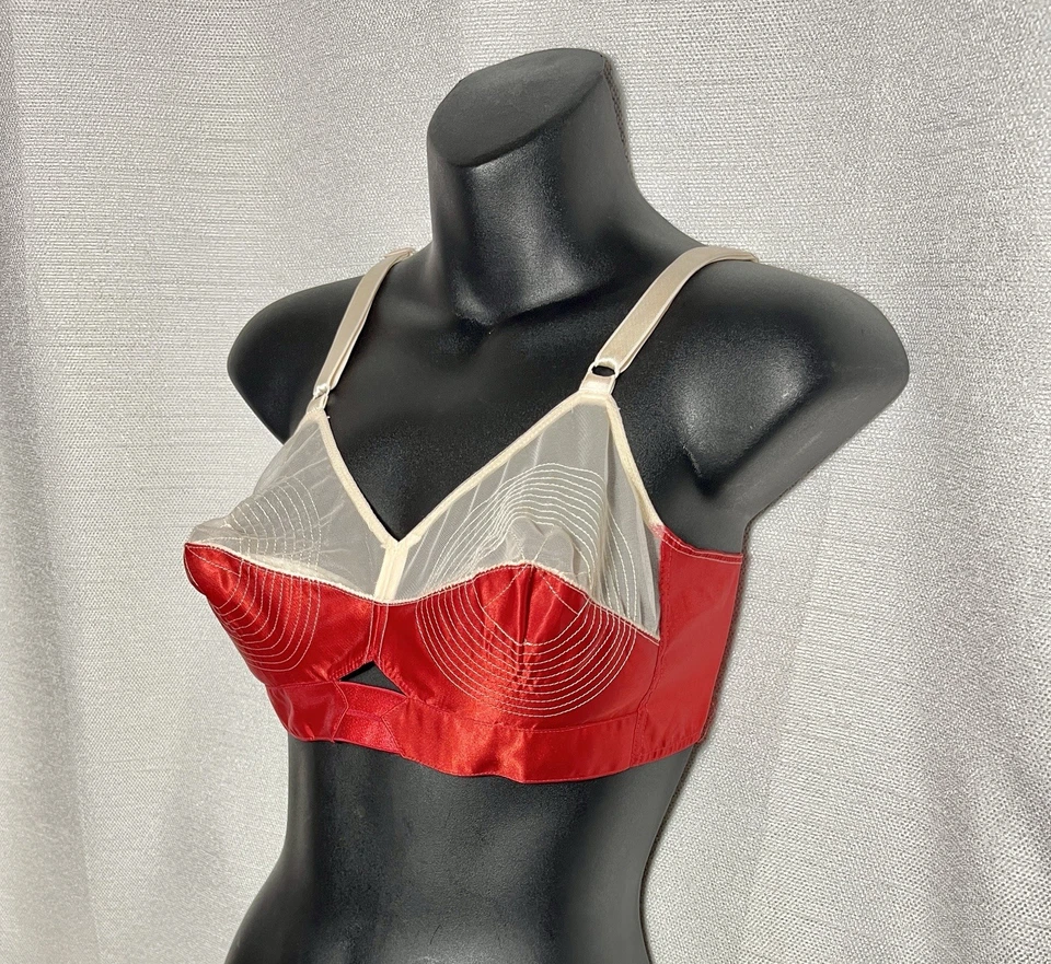 Sujetador Bullet Pinup Cabaret Cono Sujetador Rojo Blanco Satinado Transparente 36B RARO Lencería Retro Foto 4 de 4