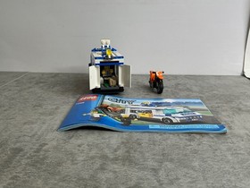 Lego City Prisoner Transport 7286 pre-built