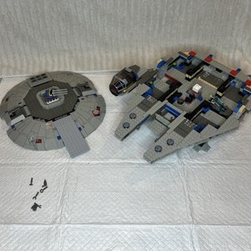 LEGO Star Wars Millennium Falcon 7190 with all Minifigures Included except r2-d2