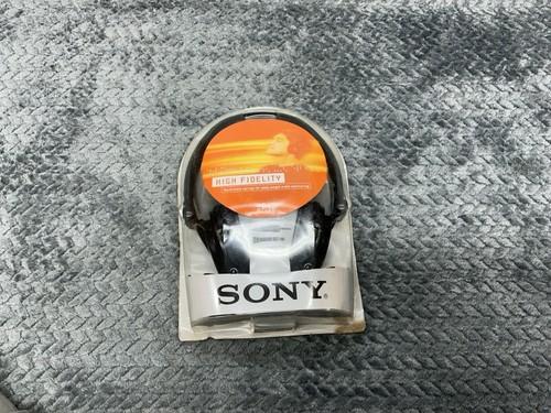 Sony MDR-V150 Studio Monitor Headphones Never Used In Worn Packaging READ