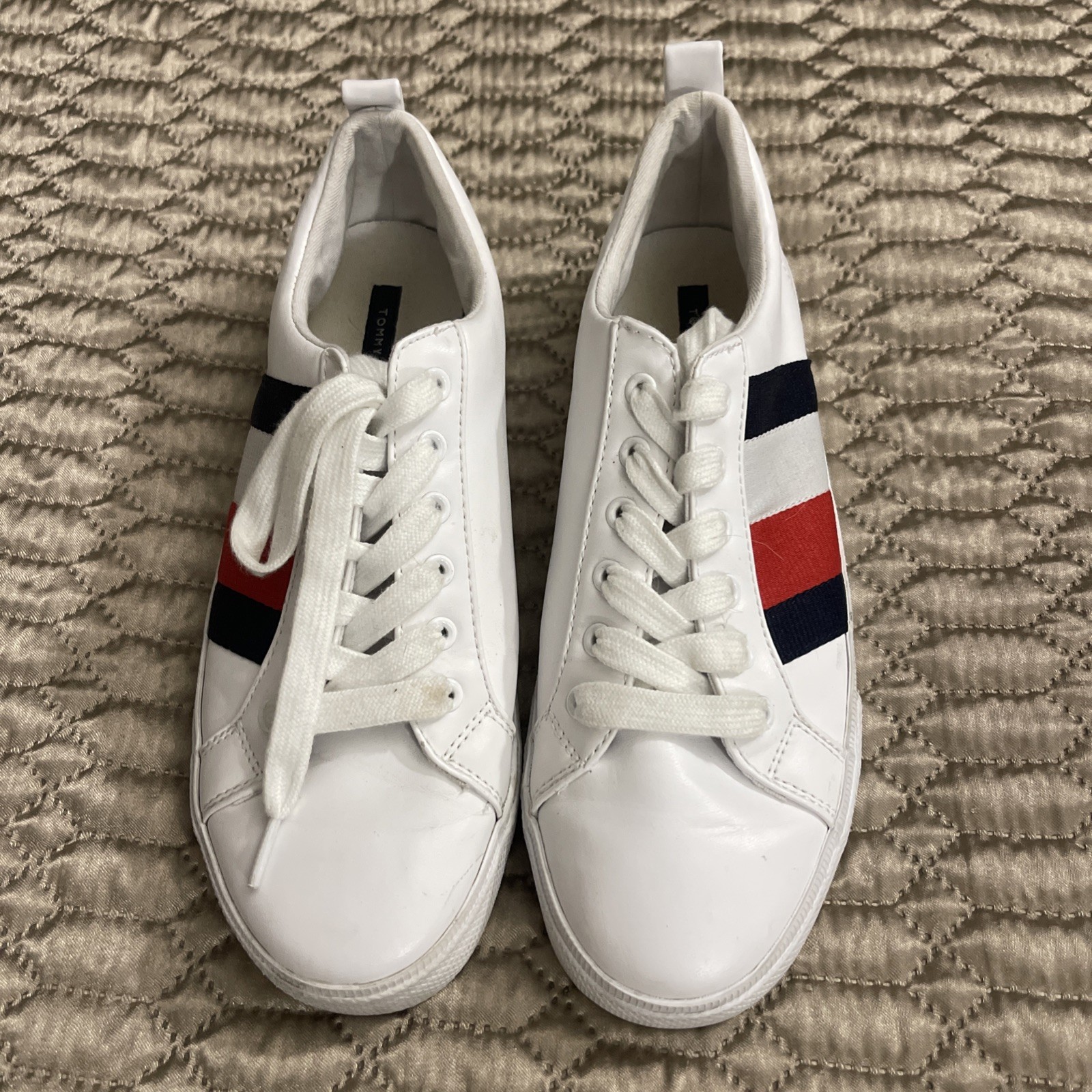 Tommy Hilfiger Women's Athletic Shoe.  White Size 8.  Excellent Condition.