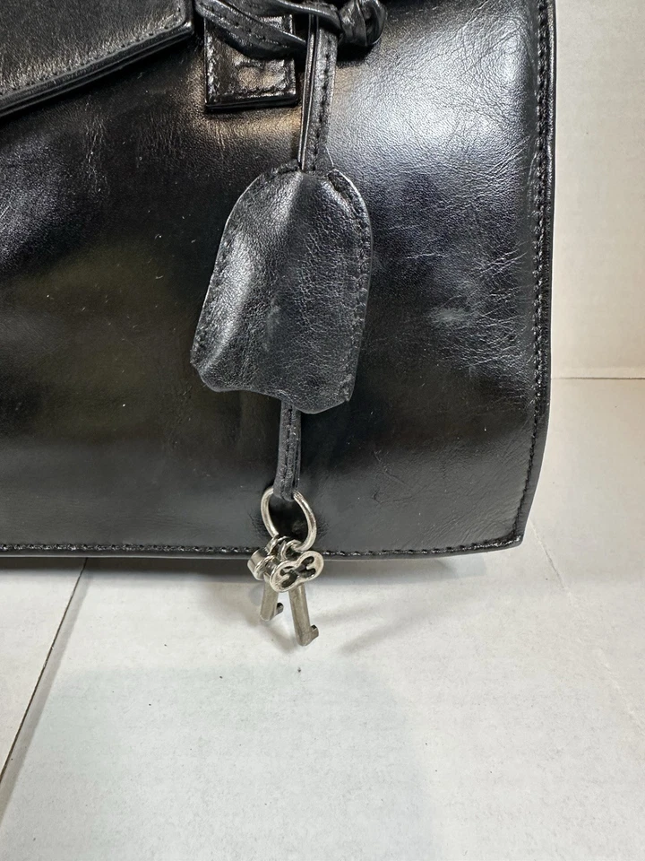 BOLSO PLEGABLE DE CUERO ESCADA IDEAL PARA USO DE OFICINA LAP TOP NEGRO ROSA PESTILLO BELLEZA Foto 4 de 4