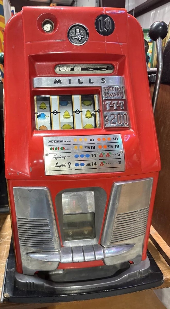 Vintage Circa 1950's Red Mills 7-7-7 High Top 10 Cent Mechanical