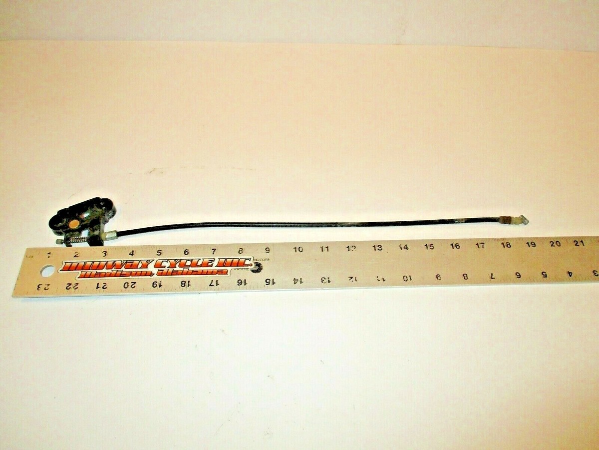 SUZUKI GSXR1100 SEAT SUPPORT LATCH BRACKET & CABLE 45220-46E00