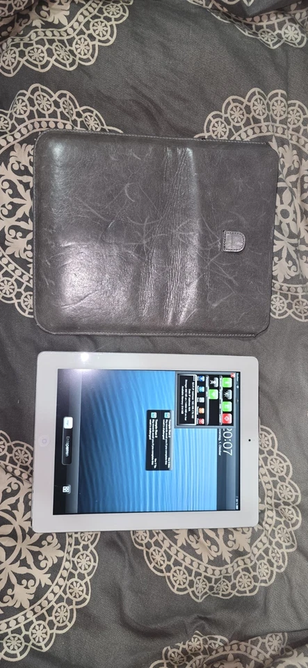 Apple iPad (3rd generation) · 32GB · Cellular, Foto 3 von 4
