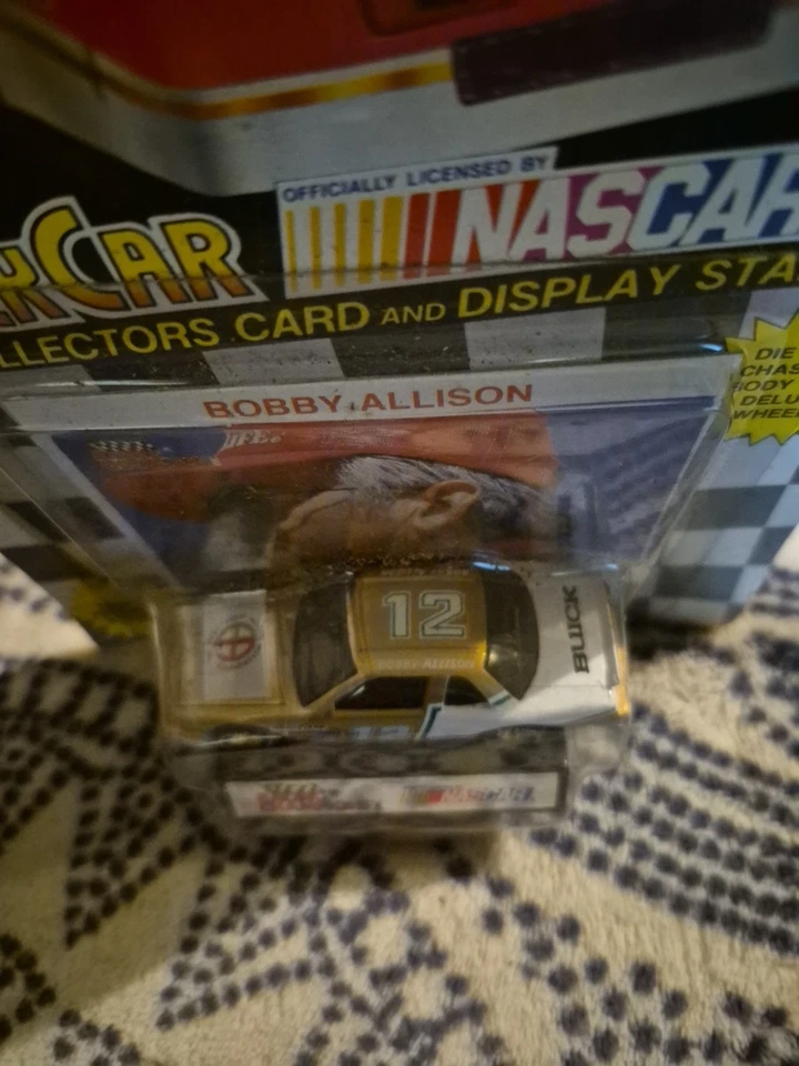 Bobby Allison #12 Genérico Miller High Life 1988 Buick Regal 1:64 Nueva Caja Dmg Foto 4 de 4