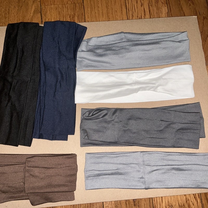 WOMENS 12 PACK OF SOFT SPORTS HEADBANDS. MULTI COLORS NEW IN PACKAGE . STRETCHY