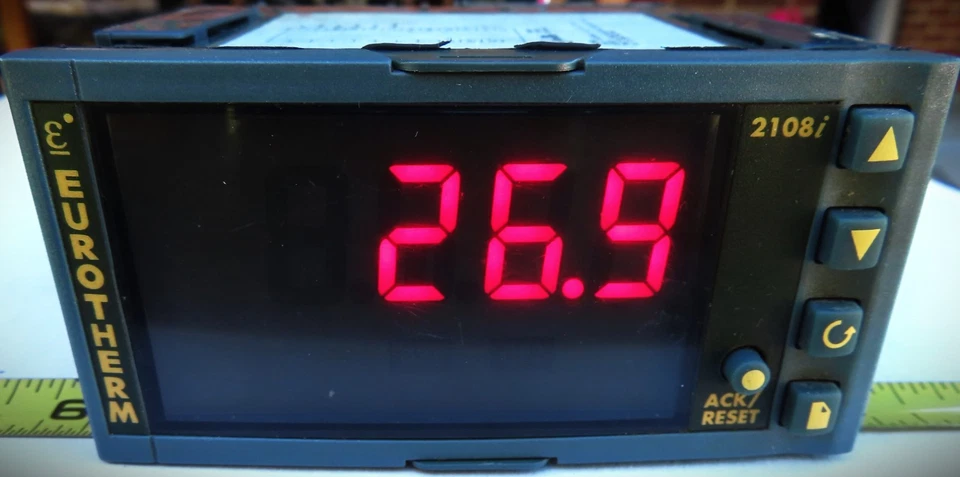 CONTROLADOR DE TEMPERATURA EUROTHERM 2108i /AL/RD/VH/HA/RF/ENG, PID Cfg: S/0/1370/C Foto 2 de 4