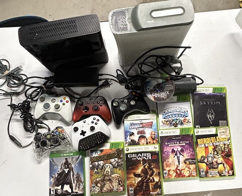 Xbox 360 E 1538 Other Console Bundle with Cords, 5 Controllers, 8 Games,Tested
