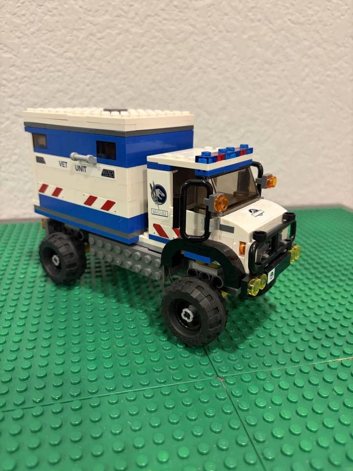 LEGO Jurassic World: Raptor Rampage (75917) Usado Con Minions Extra ¡Sin Azul! Foto 4 de 4