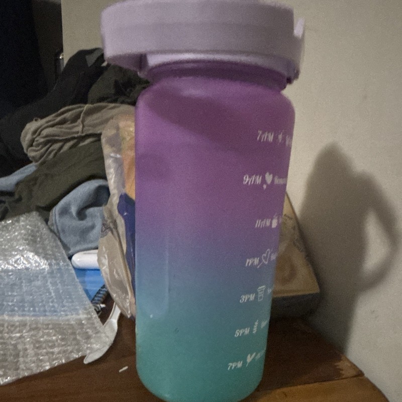 32 fl oz Purple-Blue Gradient Plastic Water Bottle w/ Screw Cap, Measurements