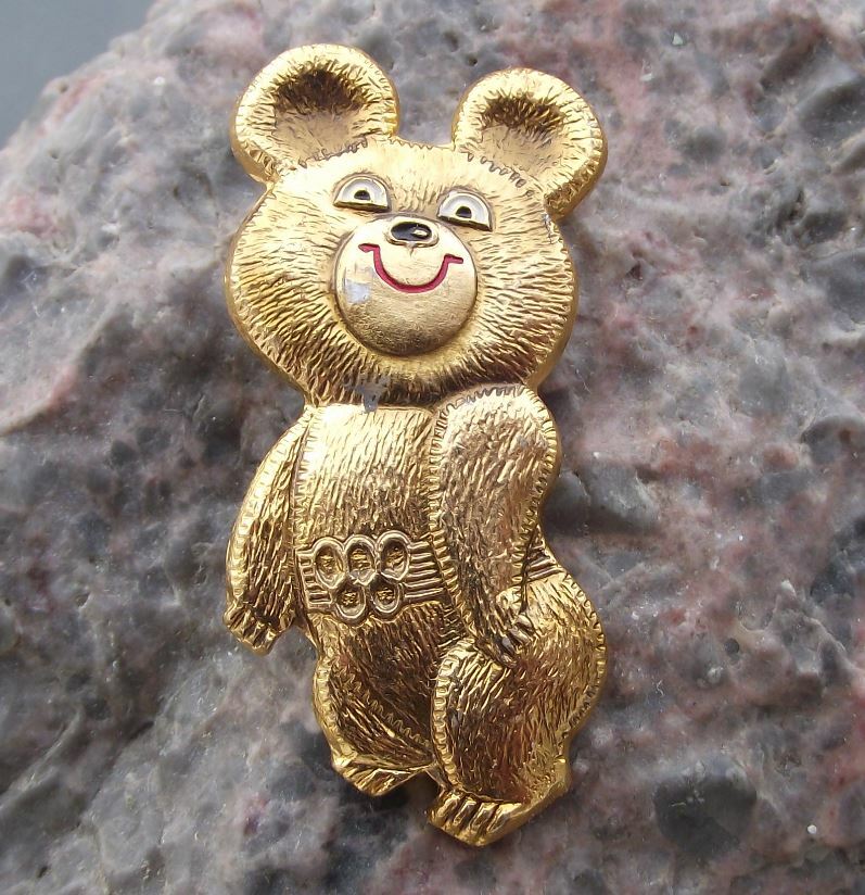 Rare Insigne Olympique URSS RUSSIE MOSCOU 1980 mascotte OURS MISHA