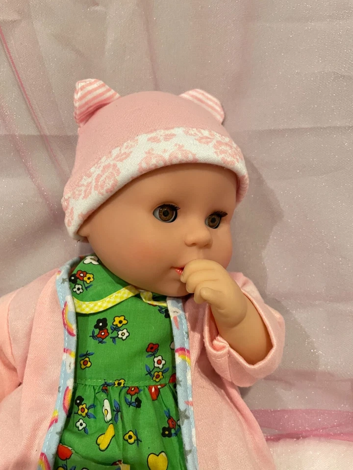 Кукла Melissa & Doug Mine to Love Lucy 15 дюймов карие сонные глаза с переноской - Изображение 4 из 4