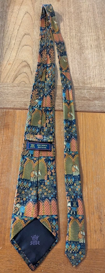 Corbata de seda Richel Royal para hombre geométrica azul/dorado elefantes hecha a mano en España  Foto 3 de 4