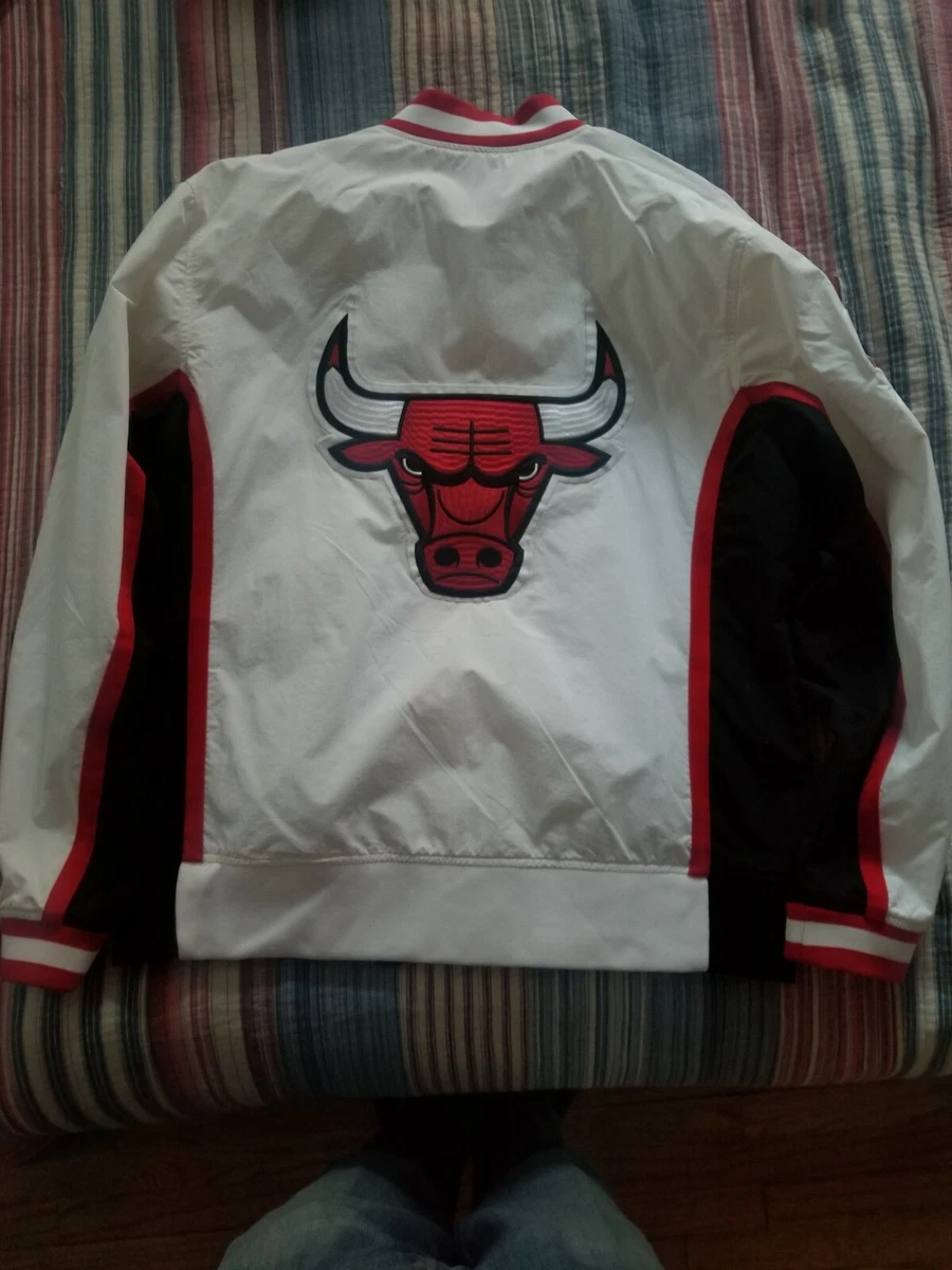 Authentic Warm Up Jacket Chicago Bulls 1996-97 - Shop Mitchell & Ness  Outerwear and Jackets Mitchell & Ness Nostalgia Co.