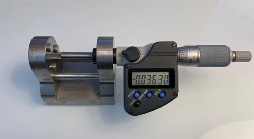 Mitutoyo Digimatic Micrometer Head 350-354 -30- hemispherical tip - w/battery