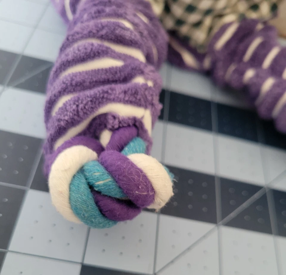 Kong Nudos Flojos Elefante Chirriante Cuerda Divertido Tirar y Lanzar Juguete para Perros ~ Nuevo Sin Etiquetas Foto 2 de 4