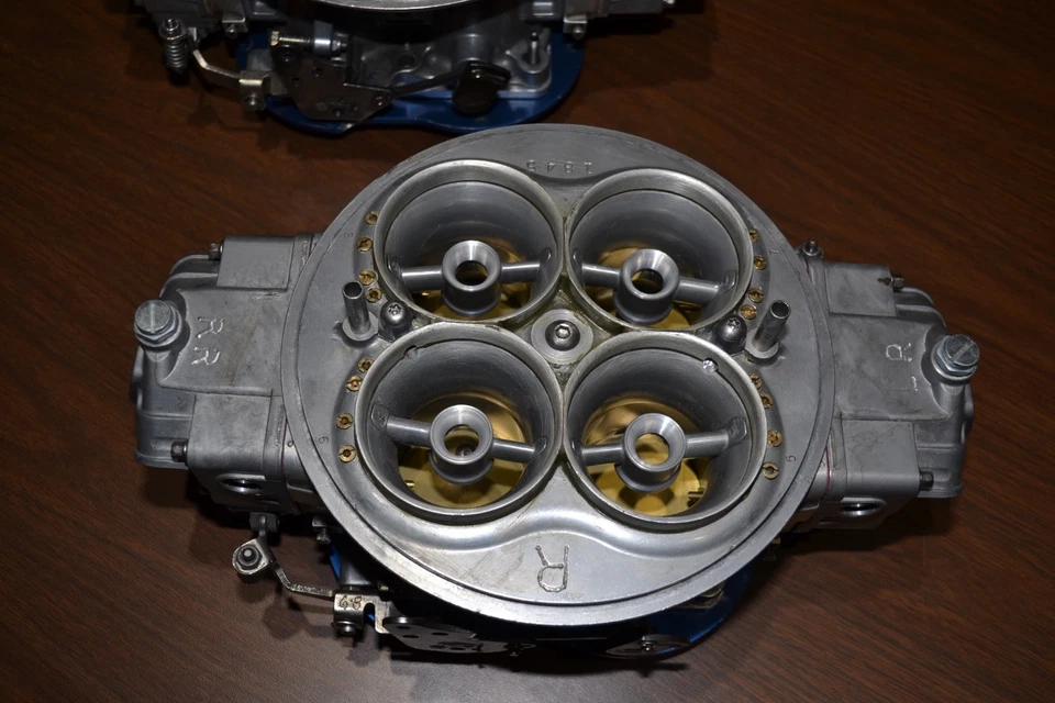 Braswell 2.325 孔,4 个电路 Pro 库存碳水化合物 - Warren Johnson — 第 2/4 张图片