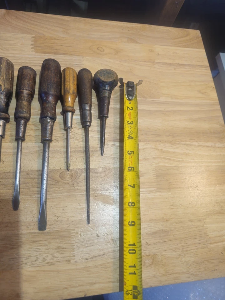 Vintage Wood Handle Screwdriver Lot – Antique Slotted Flathead Tools – Mixed  - Image 4 of 4