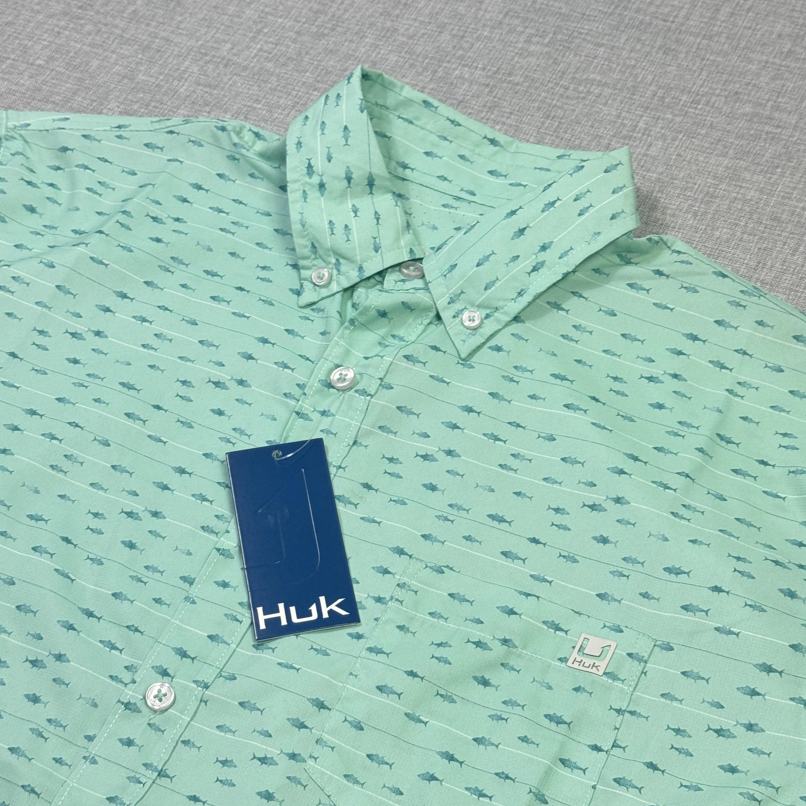 Huk Fishing Shirt Mens Medium Green Short Sleeve Button-Up Polyester Fish Print