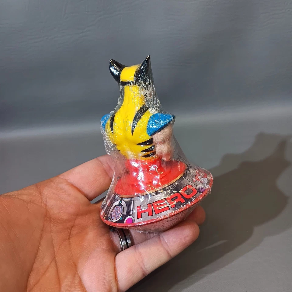 NEW SEALED 1995 Hero Top X-Men Wolverine candy container - Image 3 of 3