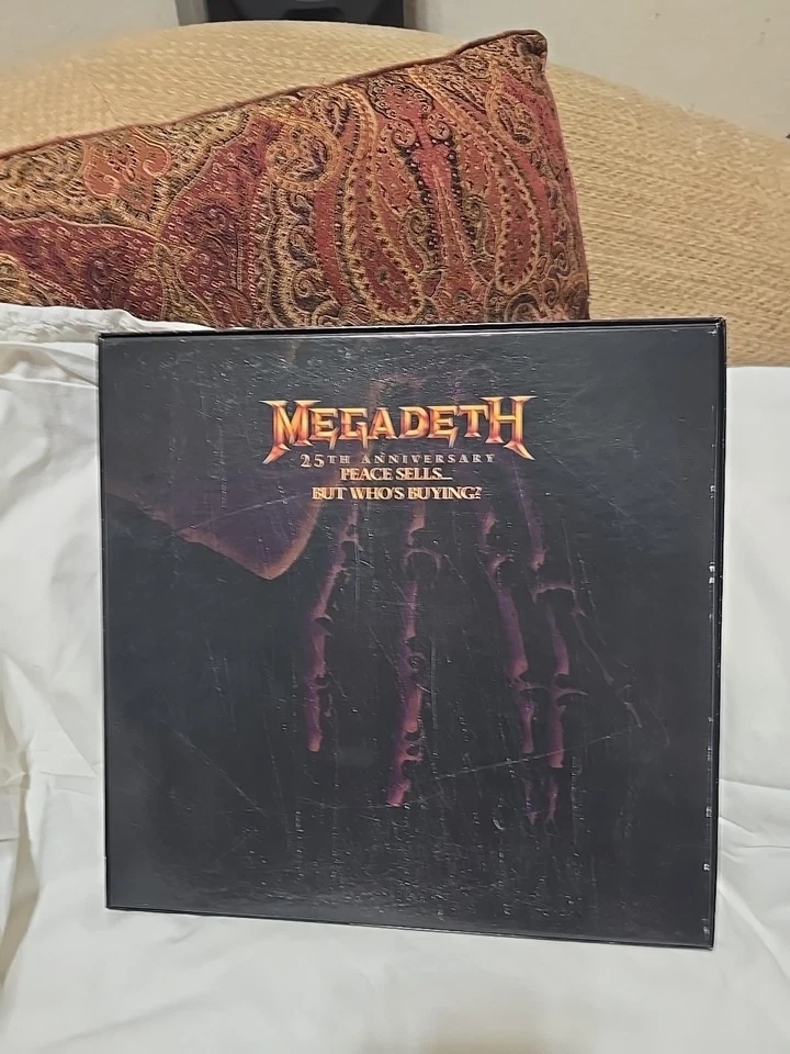 MEGADETH PEACE SELLS BUT WHO'S BUYING BOX SET - Image 2 of 4