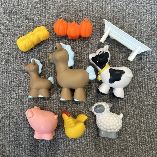 6 Vintage 1995 Fisher Price Little People Farm Animals & 3 accessories