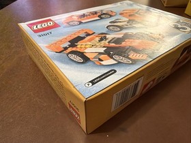 LEGO CREATOR: Sunset Speeder (31017) 3 in 1 Ages 6-12 119 Pieces New damaged box