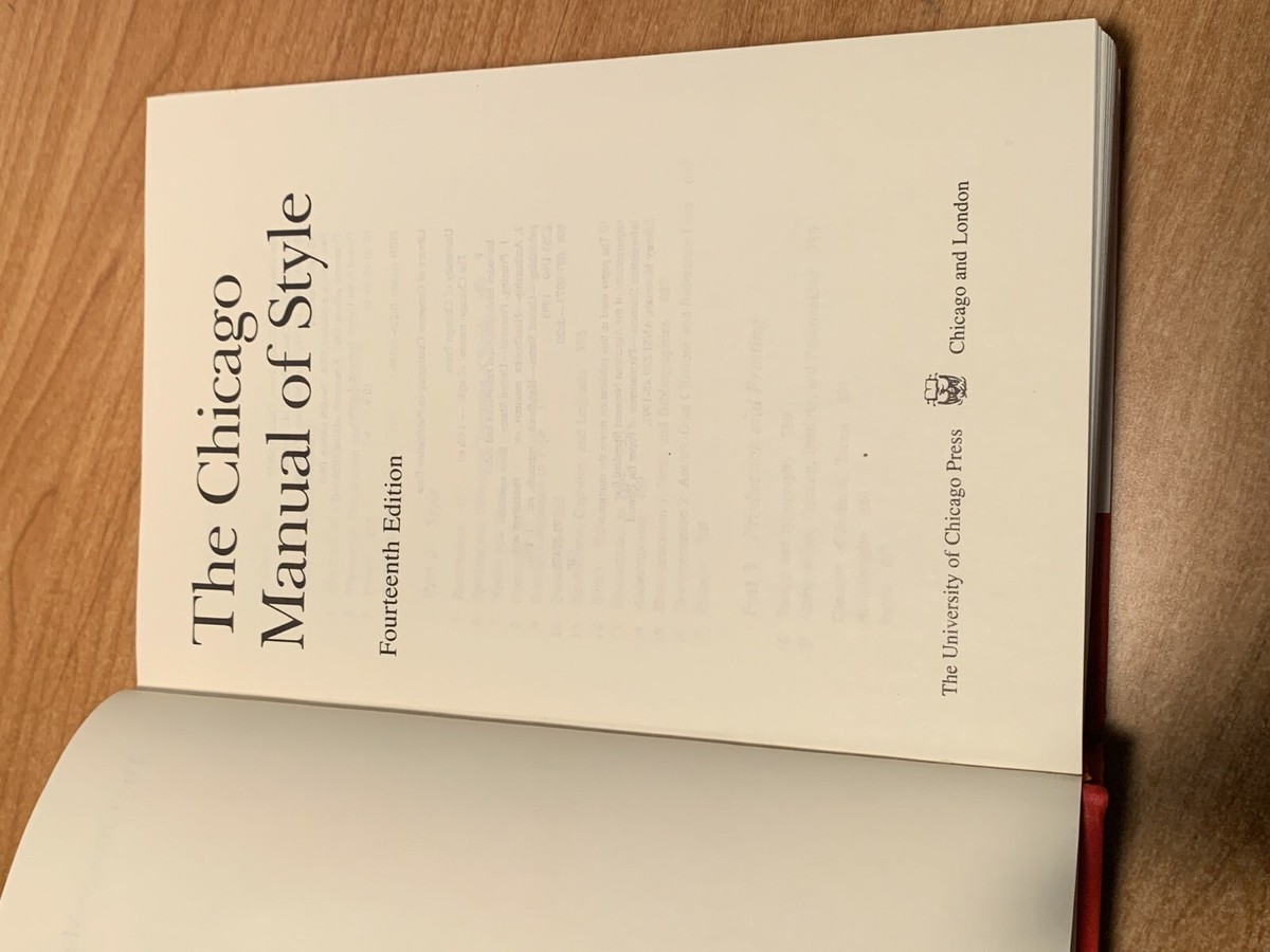 洋書 The Chicago Manual of Style 14th Edition s-l400.jpg