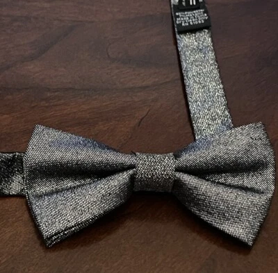 J. Ferrar Gray 93% Polyester Men’s Bowtie Made In China - Image 1 of 4
