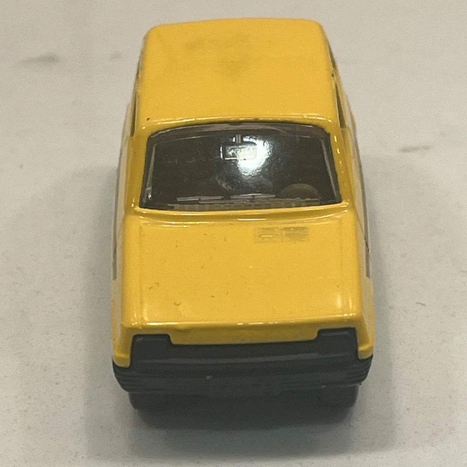 Matchbox Superfast No 21 Renault 5TL Yellow Rare RED Interior BLACK Base MIB - Image 4 of 4