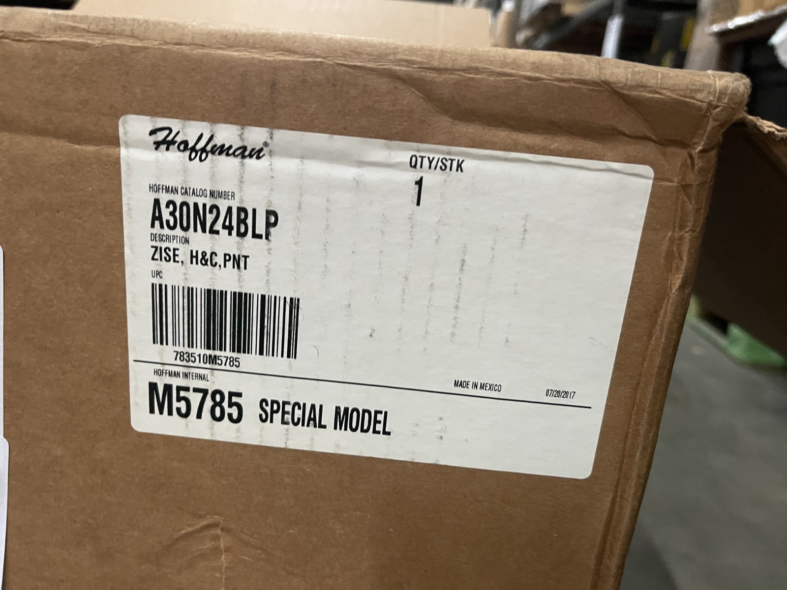 Hoffman 21" x 21" x 20" Wall Mounted Enclosure Cabinet Rack A30N24BLP/SPL