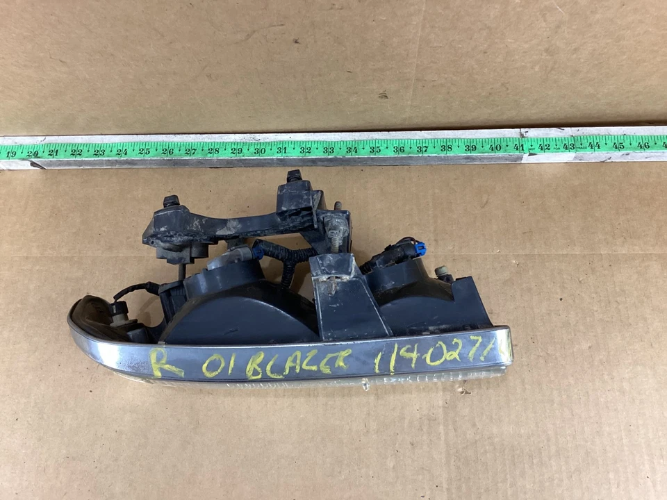 Faro delantero derecho pasajero Chevrolet Blazer 1998-2005 16523146 OEM Foto 4 de 4