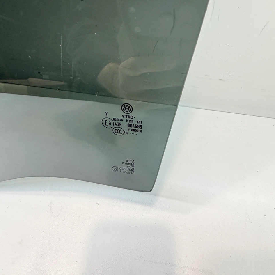 OEM 2018-2024 VOLKSWAGEN TIGUAN PUERTA TRASERA IZQUIERDA VENTANA VIDRIO TINTE OSCURO Foto 2 de 4