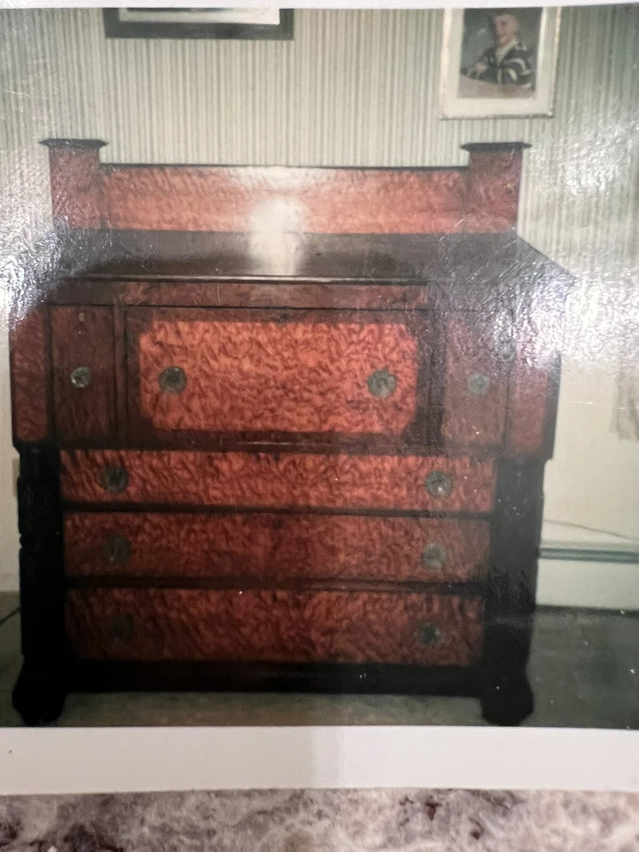 Antiguo cofre o tablero lateral Foto 2 de 3