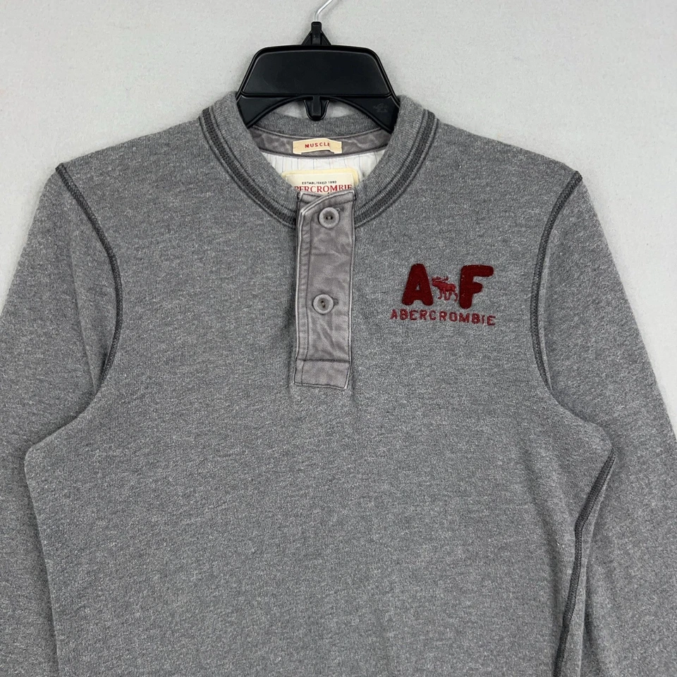 Suéter De Colección Abercrombie Fitch Para Hombres Gris Medio Henley Pullover Músculo Y2K Foto 2 de 4