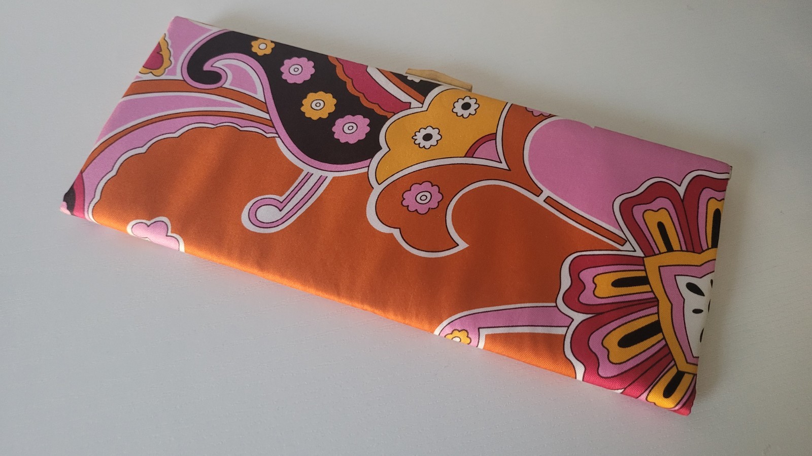 Banana Republic Envelope Clutch Bag Bamboo Snap Closure 100% Silk Purse Handbag