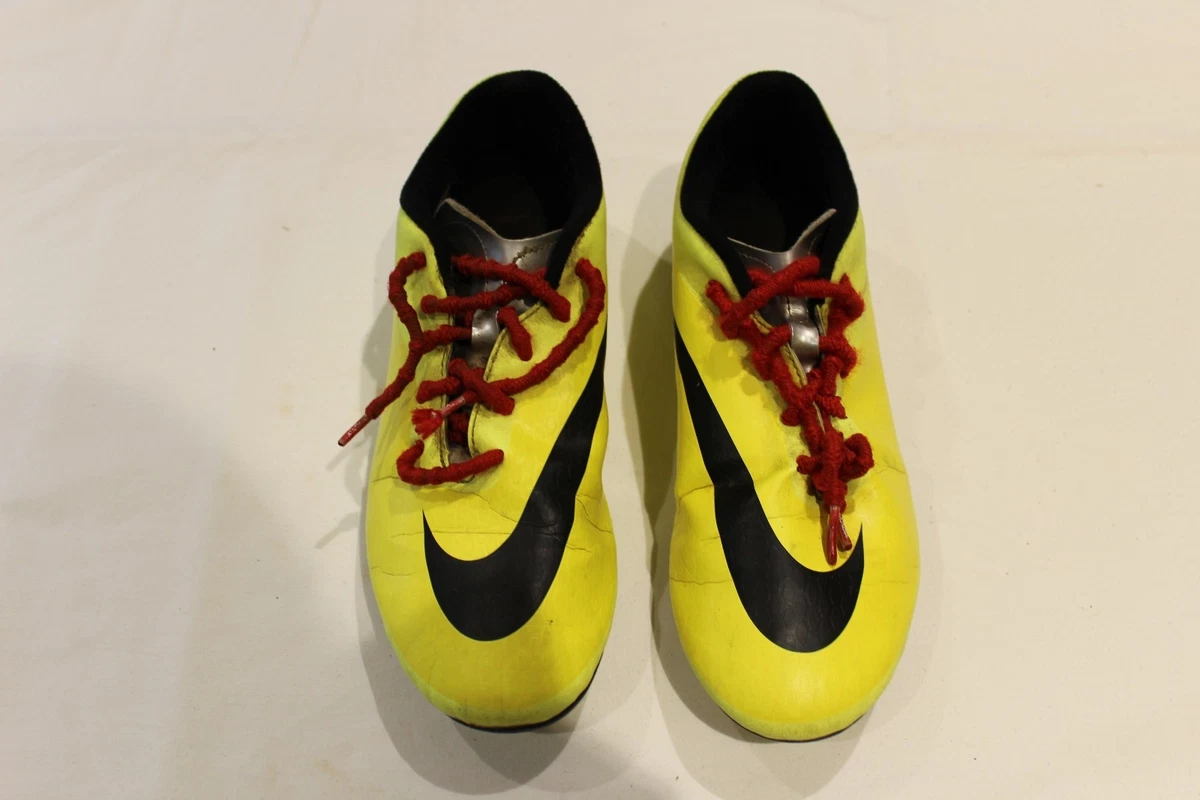 Nike black and hotsell yellow football boots
