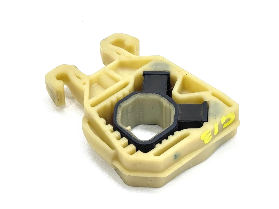 Soporte superior de montaje del radiador Audi TT TTS Quattro 2016-2023 5Q0121367D OEM Foto 2 de 4