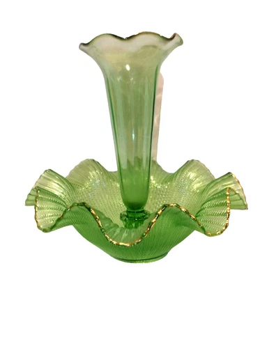 VINTAGE GREEN GLASS Single Horn Epergne w/ruffled gold Edge Bowl 11"  x  11"  MC